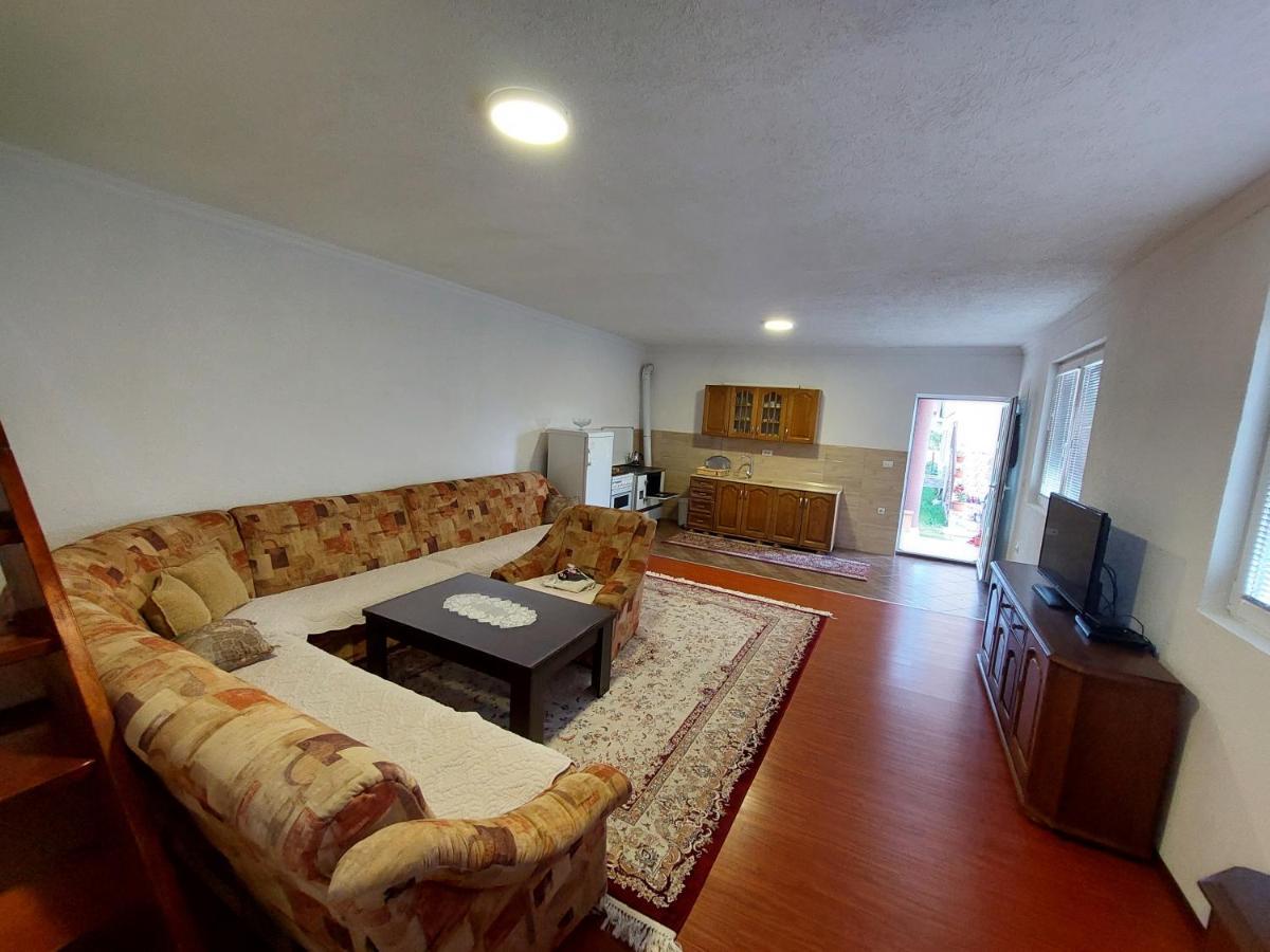 Sara Apartments 플라브 외부 사진