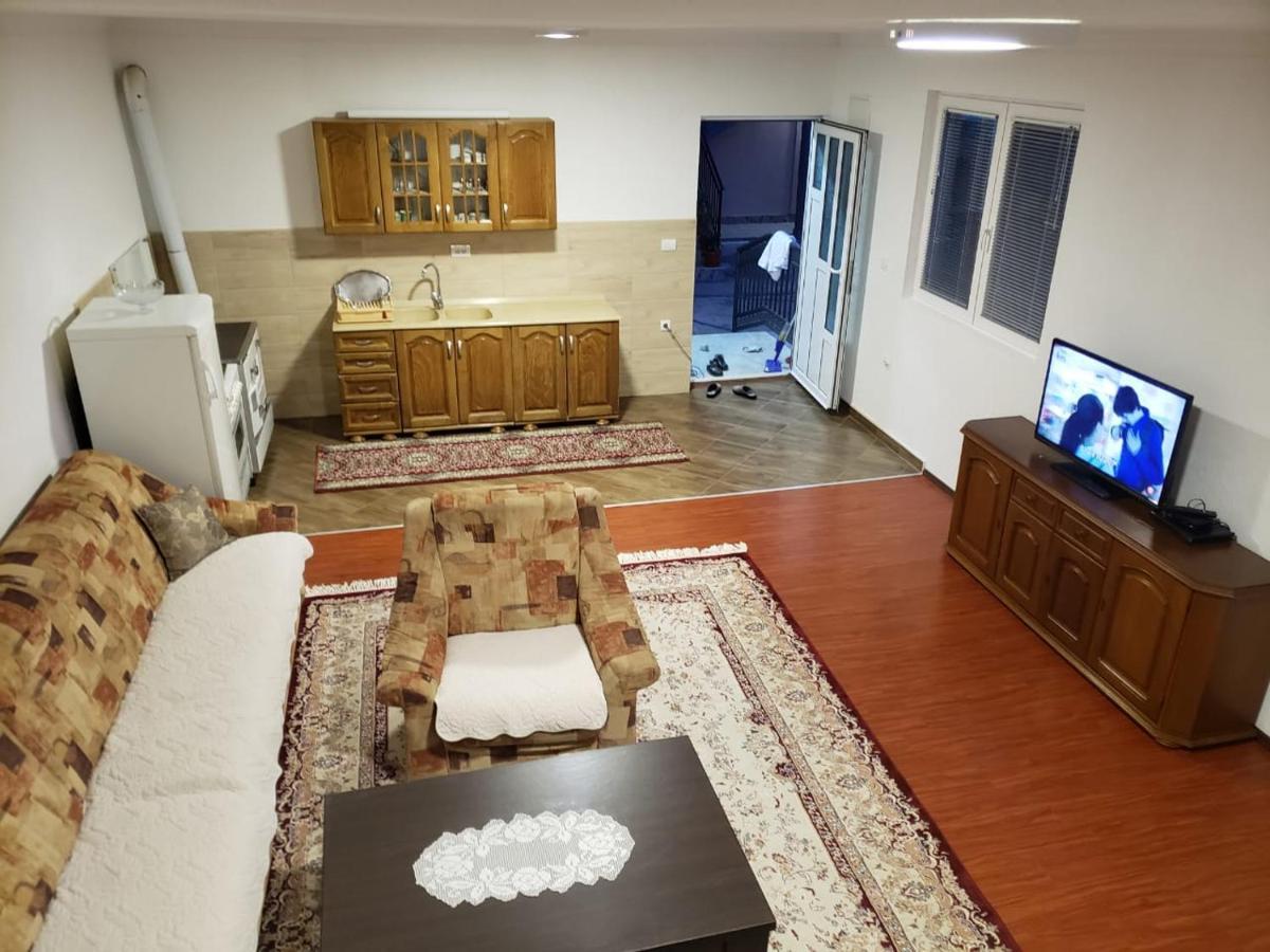 Sara Apartments 플라브 외부 사진